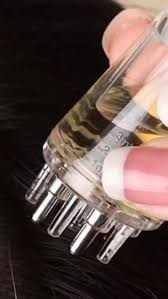 Masajeador 2‑en‑1: aplica tu serum y activa tu cuero cabelludo